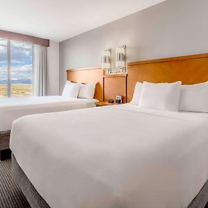 Upper Floors Queen Room